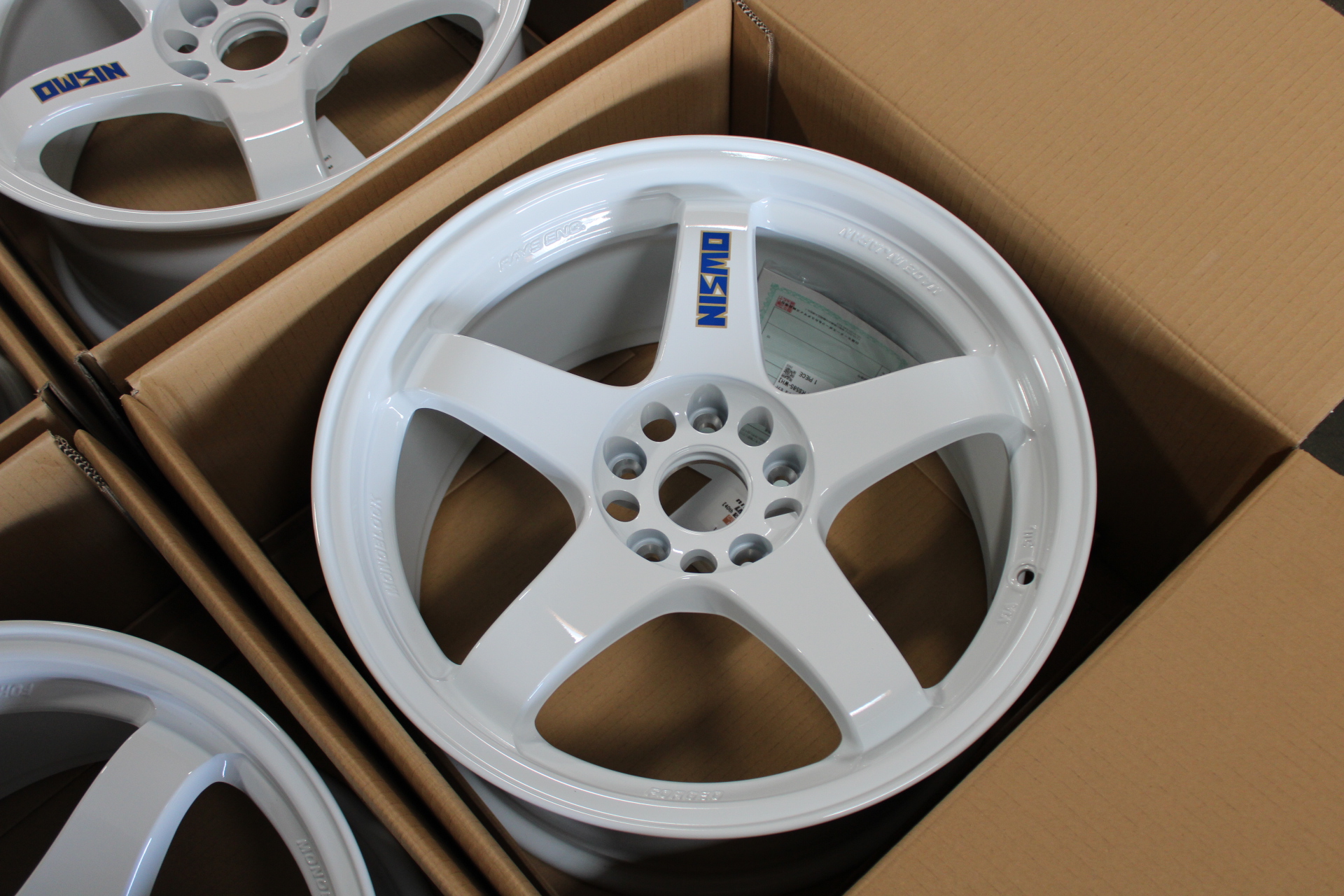 Nismo LMGT4 40th Anniversary 18x9 +22 WRMW22EWD WHITE 5X114.3 | LA JDM
